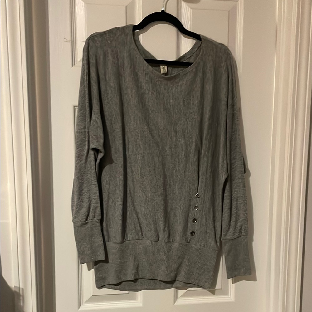 Casual Gray Long Sleeve Top with Button Detail